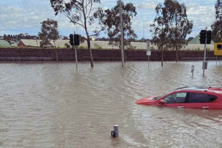 Investigation into homes affected by Maribyrnong river flooding